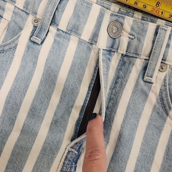 Blue and white striped 7 for all mankind jean skirt w/ distressed hem size 24. - Picture 14 of 15
